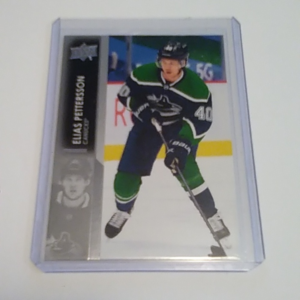 Elias Petterson Hockey Card / 2021-22 Upper Deck / Vancouver Canucks